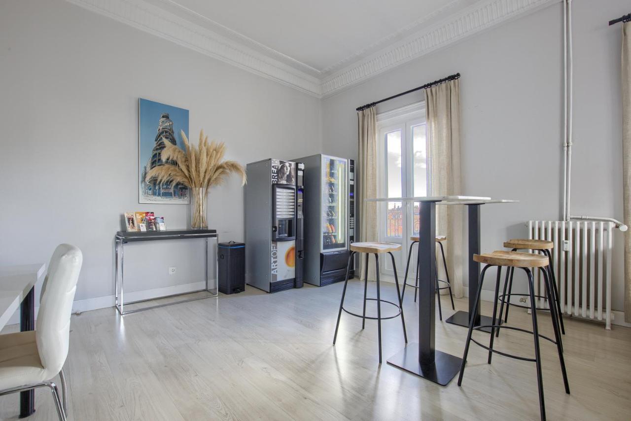 Hostal Besaya Madrid Luaran gambar