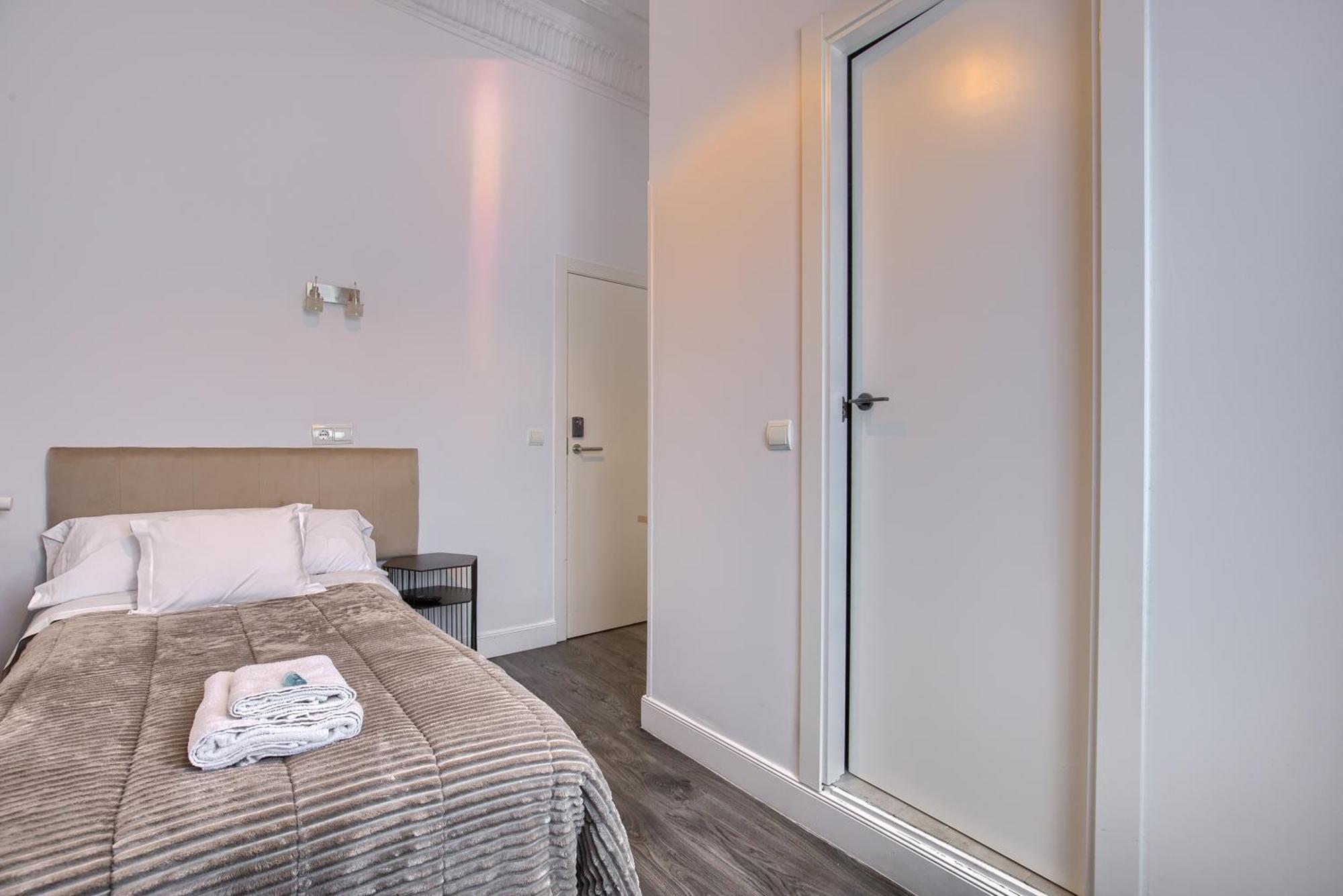 Hostal Besaya Madrid Luaran gambar