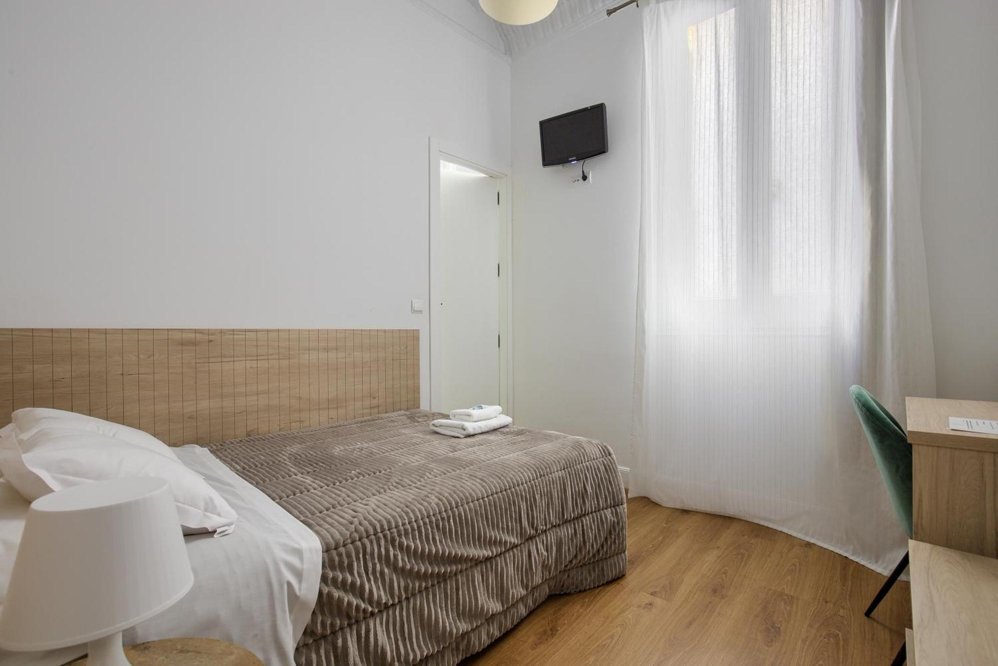 Hostal Besaya Madrid Luaran gambar