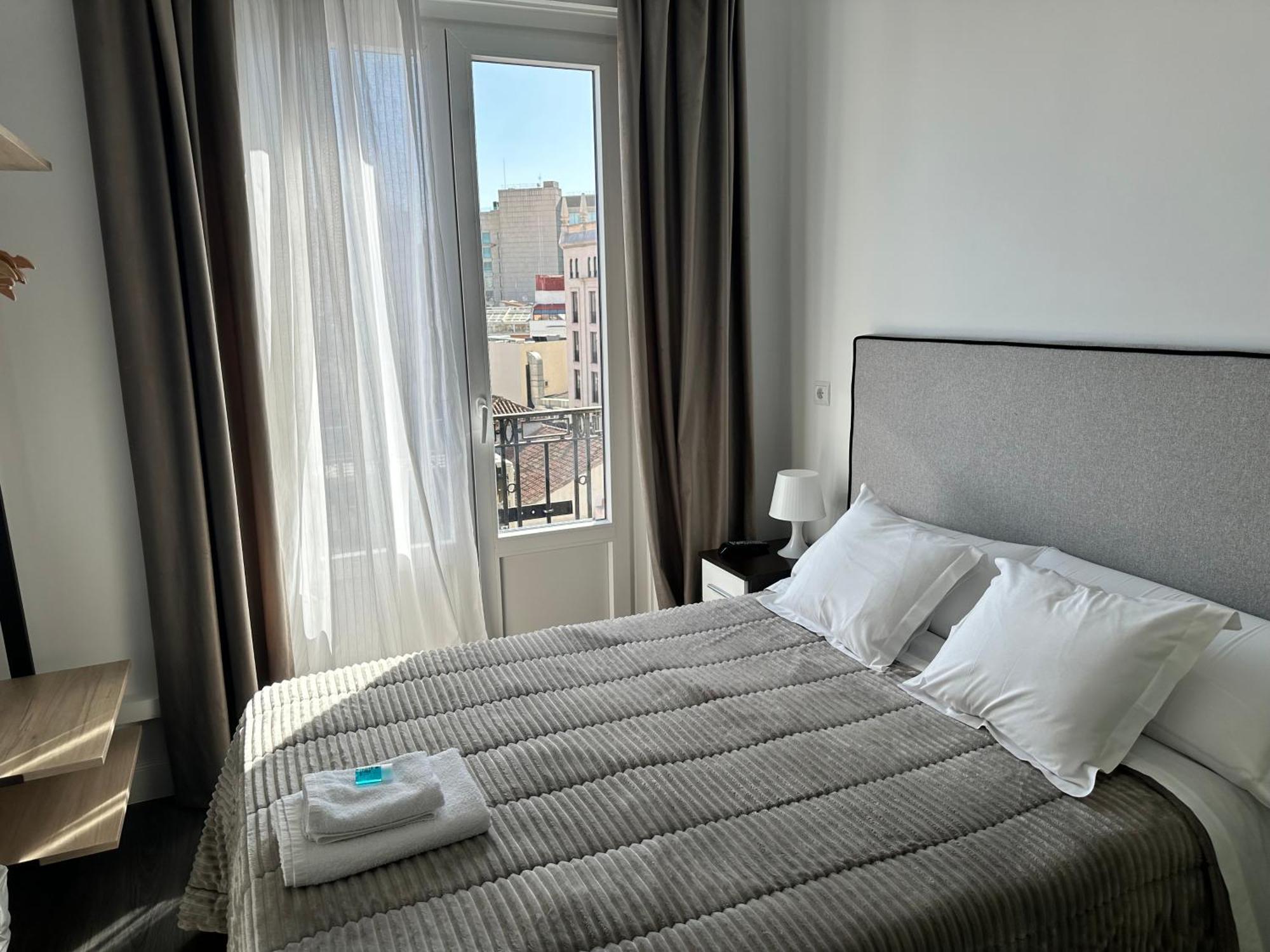 Hostal Besaya Madrid Luaran gambar