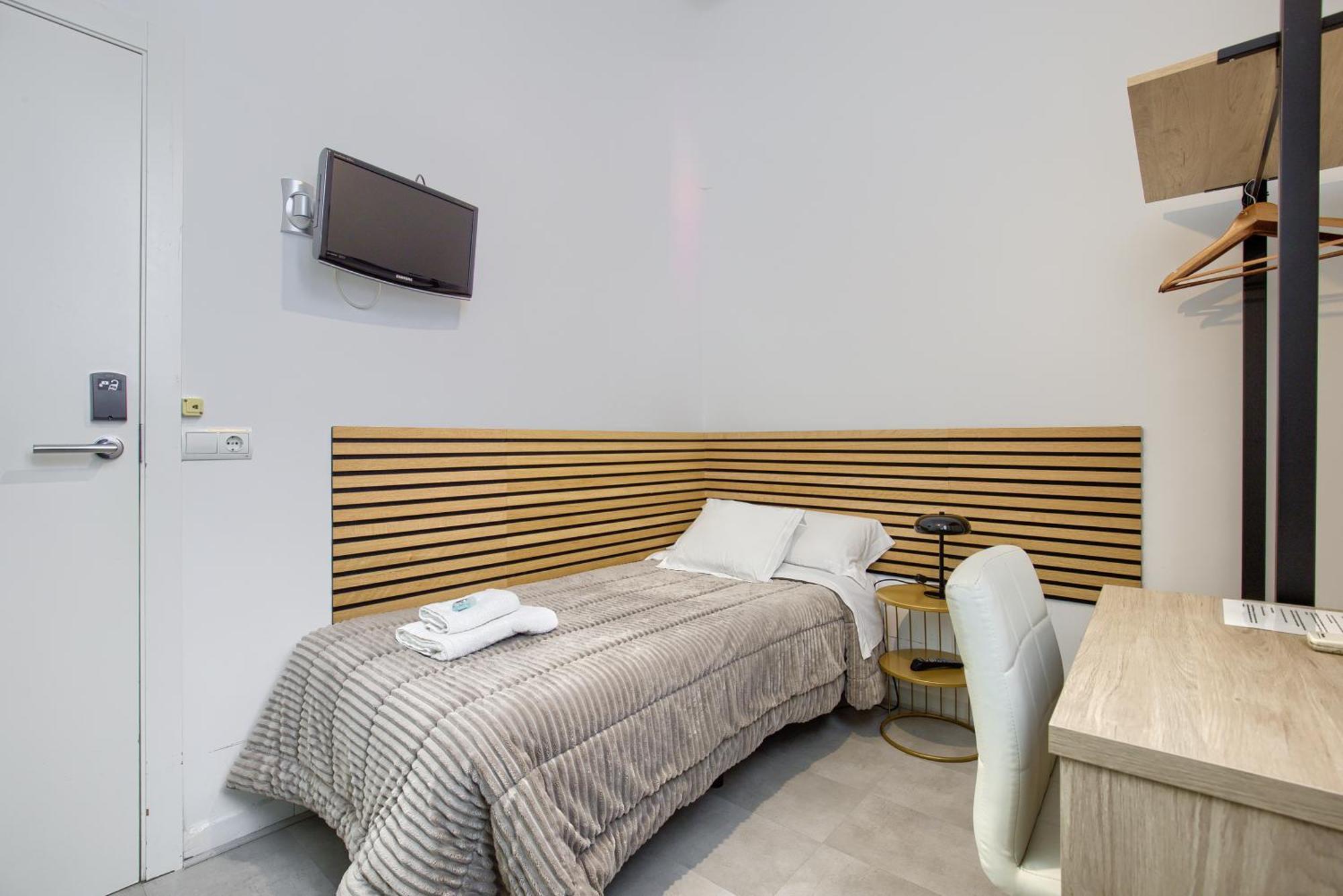 Hostal Besaya Madrid Luaran gambar