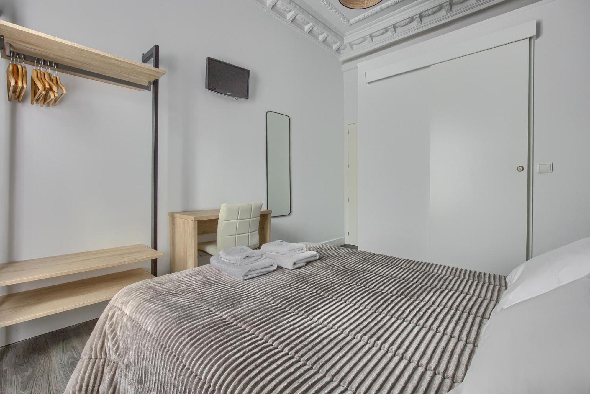 Hostal Besaya Madrid Luaran gambar