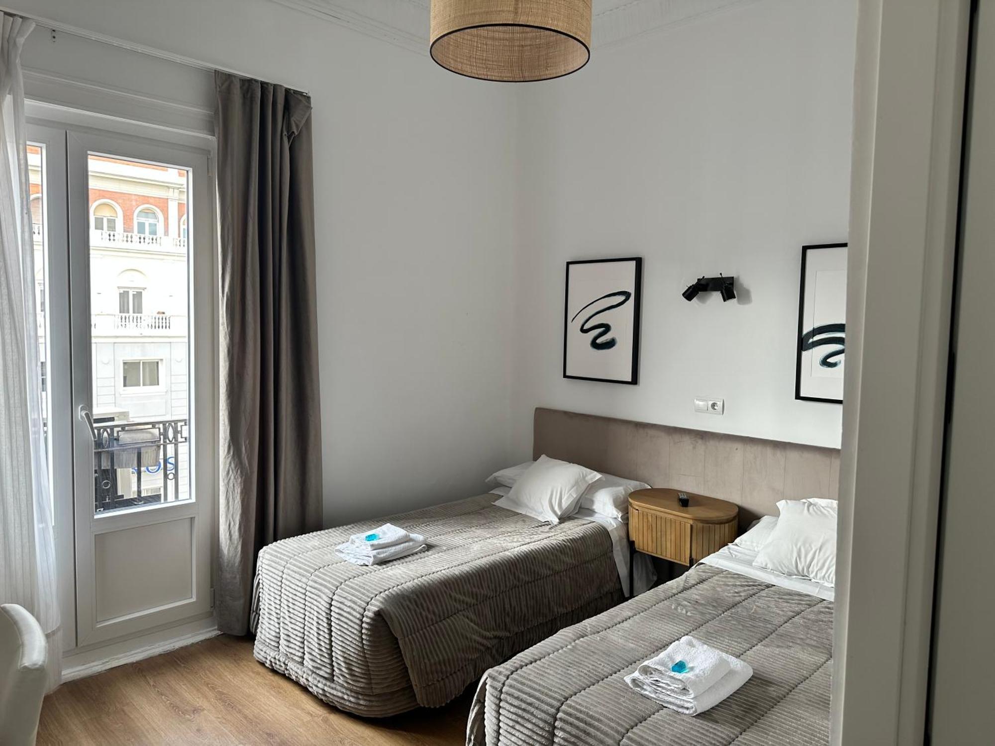 Hostal Besaya Madrid Luaran gambar