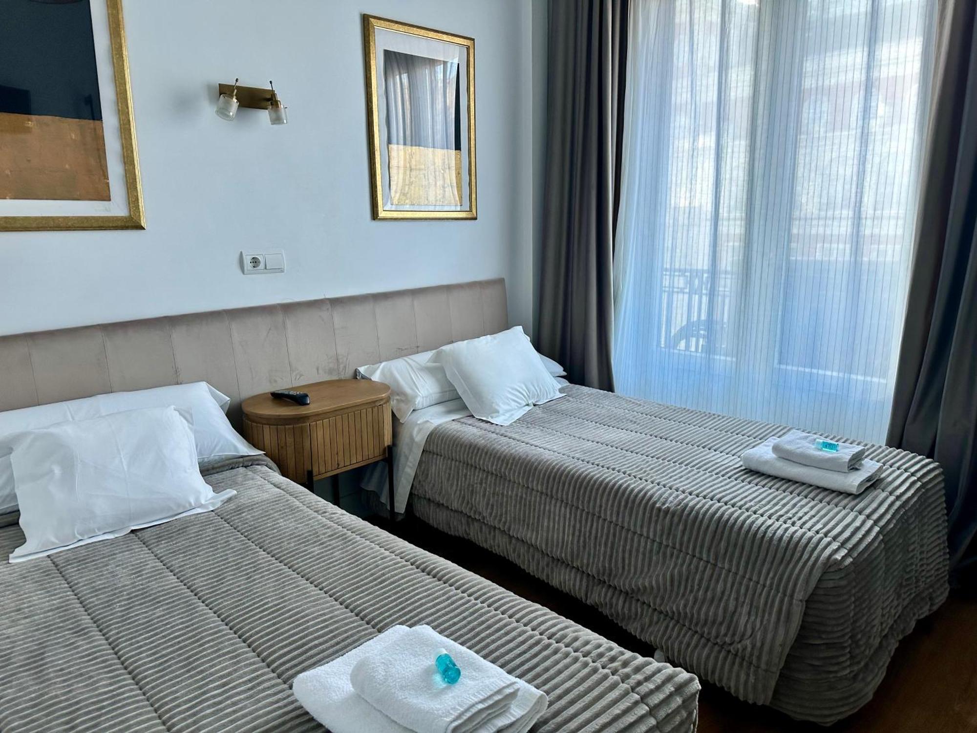 Hostal Besaya Madrid Luaran gambar