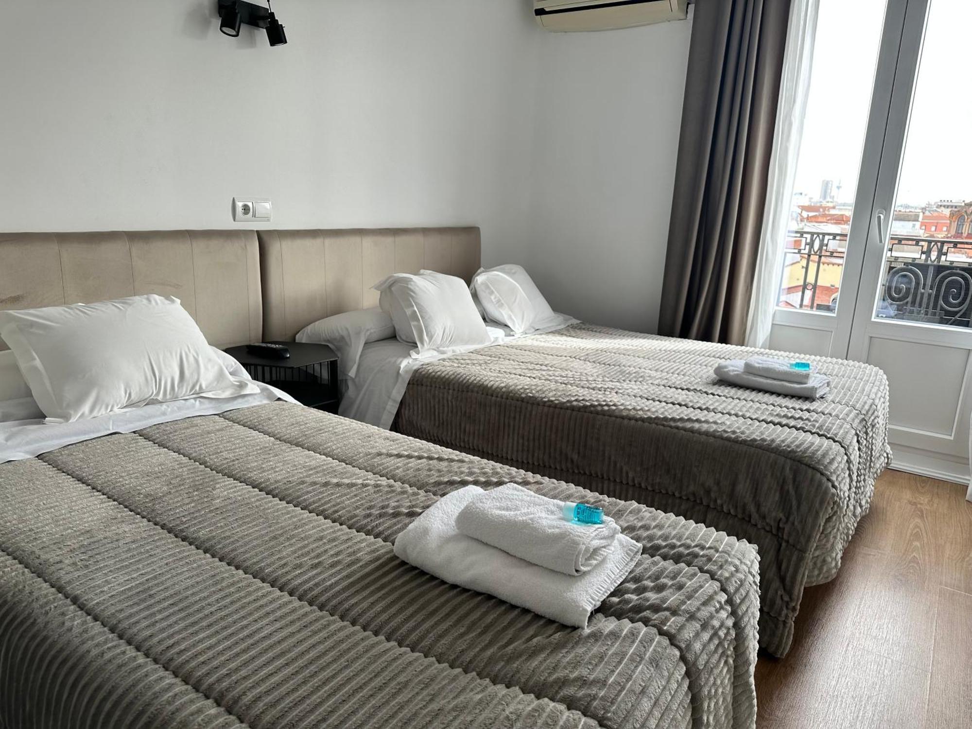 Hostal Besaya Madrid Luaran gambar