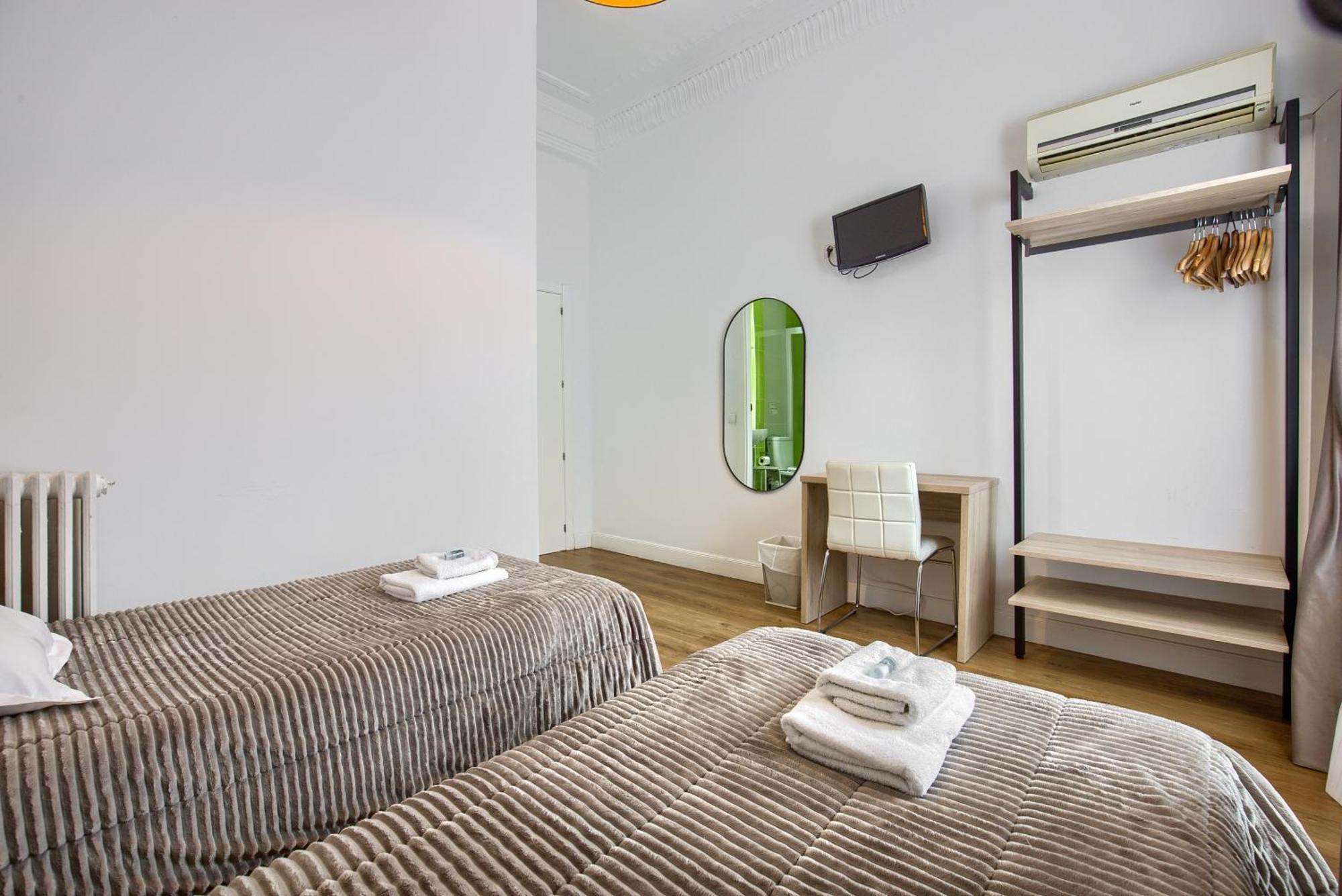 Hostal Besaya Madrid Luaran gambar