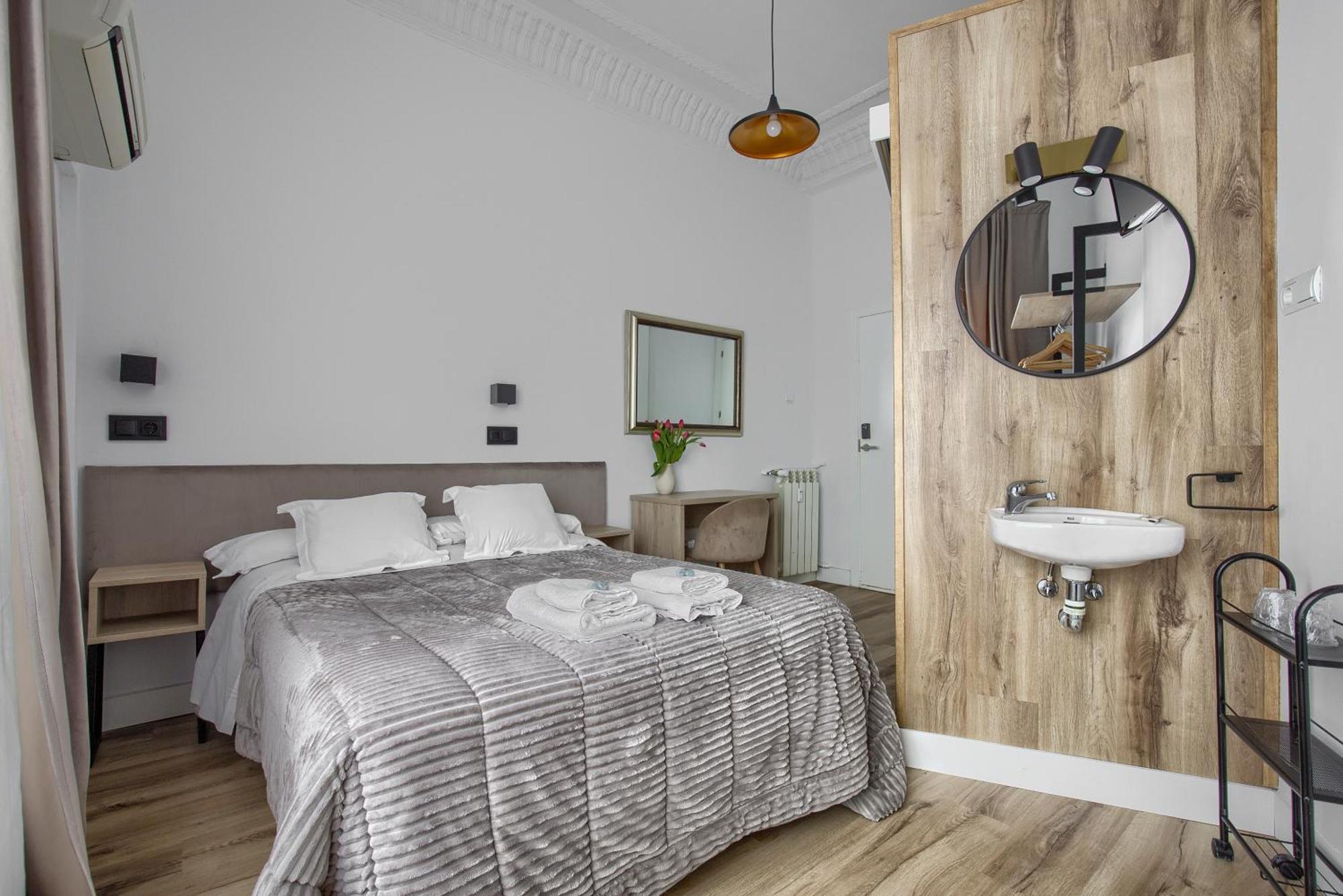 Hostal Besaya Madrid Luaran gambar