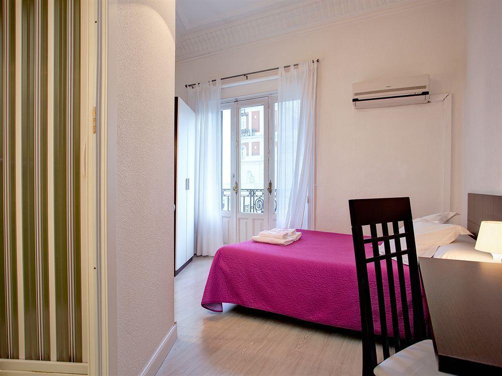 Hostal Besaya Madrid Luaran gambar
