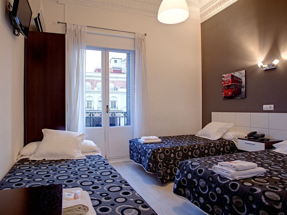 Hostal Besaya Madrid Luaran gambar